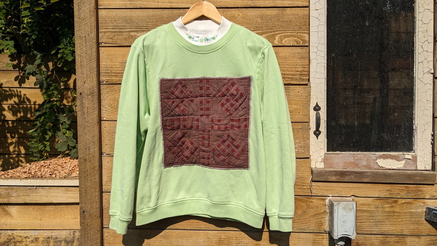 Green and Brown Quilt Patch Sweater, Pullover Crew Neck Sweatshirt With Patchwork Quilt Patch